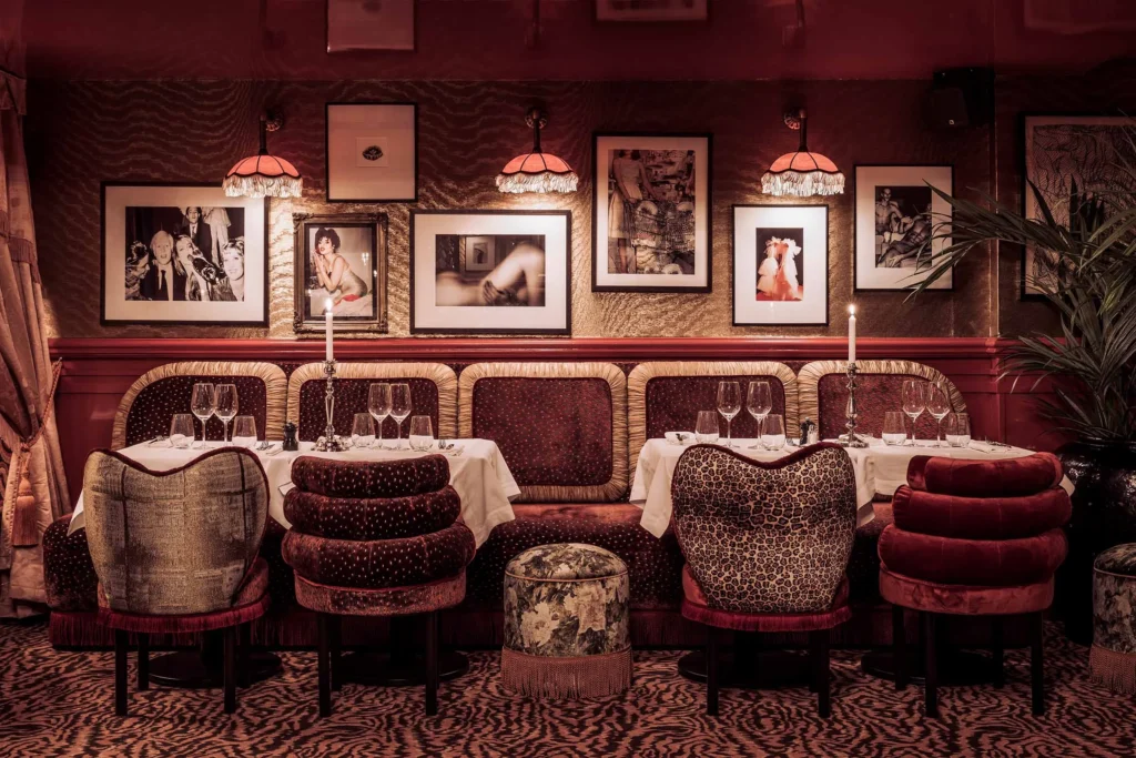 Les tables du restaurant